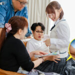 『大丈夫！絶対バレないって！』『中に出してもいいよ！』危険度MAX小悪魔義妹が両親の目の前でスカート内ちょいハメSEX！突然出来た義妹は見た目は真面目！でも実は超エッチな小悪魔女子だった！親が目の前にいるにもかかわらず色々な場所でスカートの中で… - 6